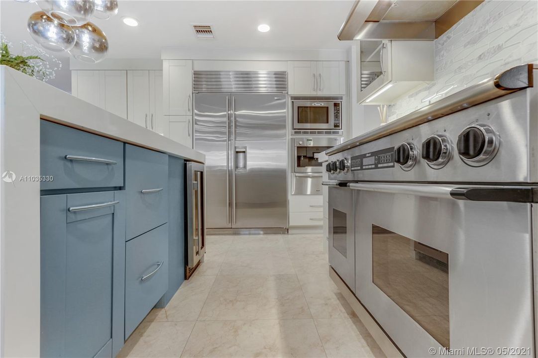 Vendido Recientemente: $1,975,000 (3 camas, 2 baños, 2722 Pies cuadrados)