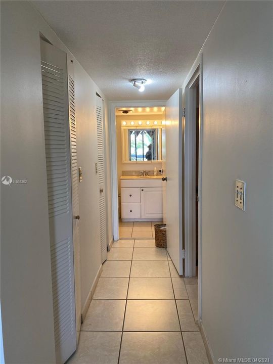 Недавно продано: $170,000 (1 спален, 1 ванн, 670 Квадратных фут)