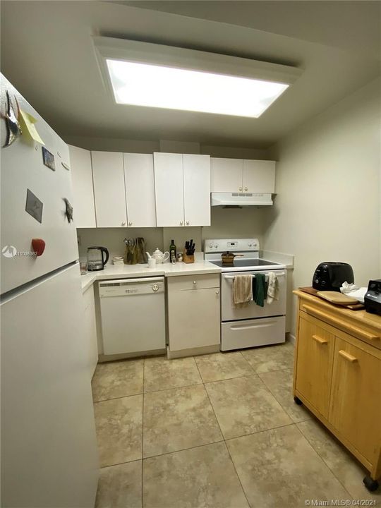 Недавно продано: $170,000 (1 спален, 1 ванн, 670 Квадратных фут)