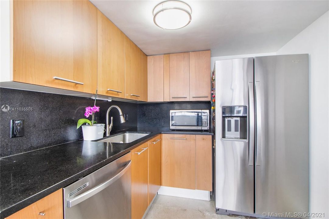 Vendido Recientemente: $1,070,000 (2 camas, 2 baños, 1460 Pies cuadrados)