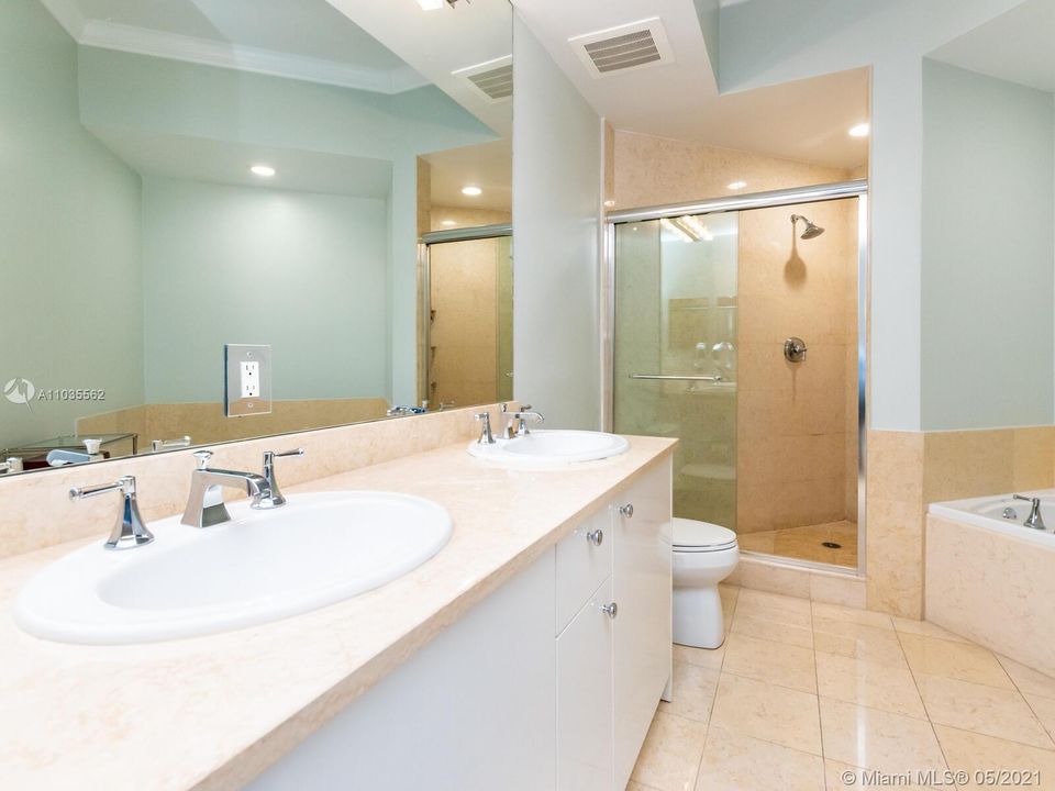 最近售出: $429,000 (2 贝兹, 2 浴室, 1312 平方英尺)