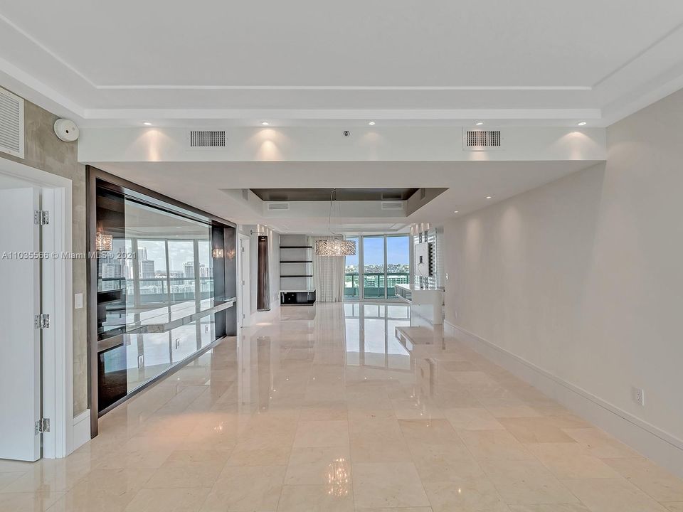 Recently Sold: $2,900,000 (3 beds, 3 baths, 3170 Square Feet)