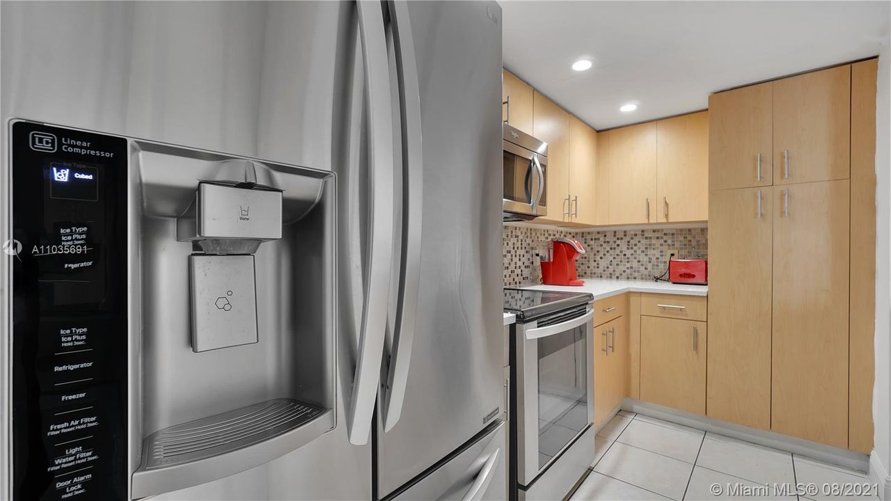 Recently Sold: $350,000 (2 beds, 2 baths, 1030 Square Feet)