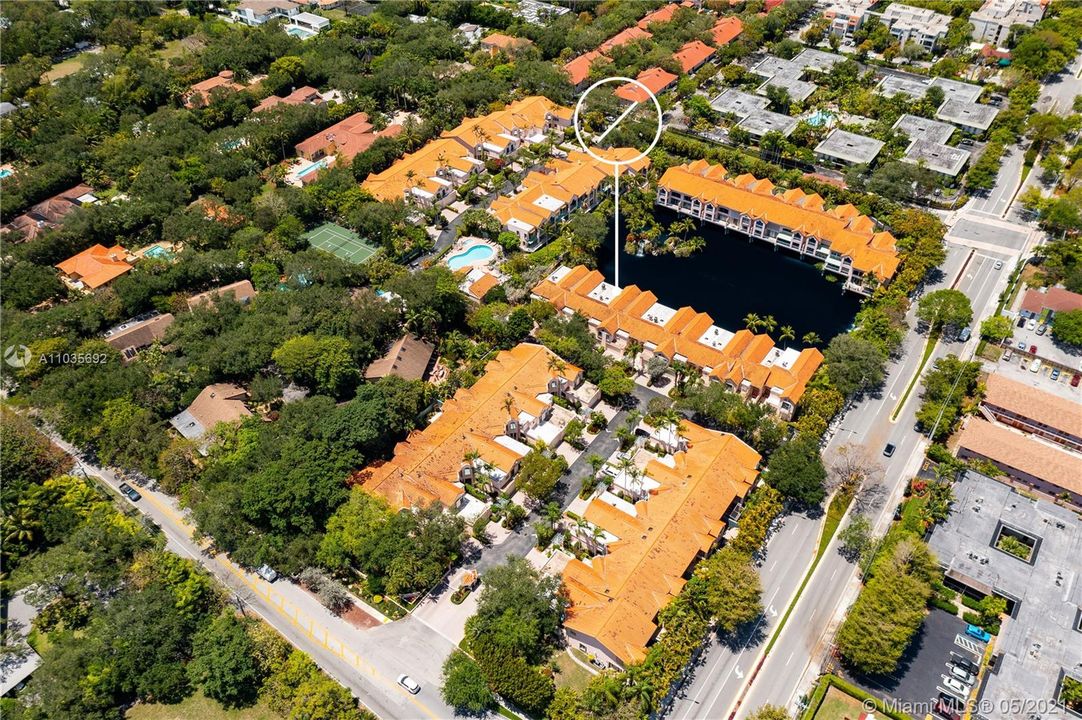 最近售出: $850,000 (2 贝兹, 2 浴室, 2815 平方英尺)