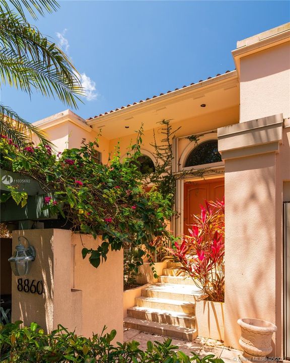 Entrance to 8860 SW 67