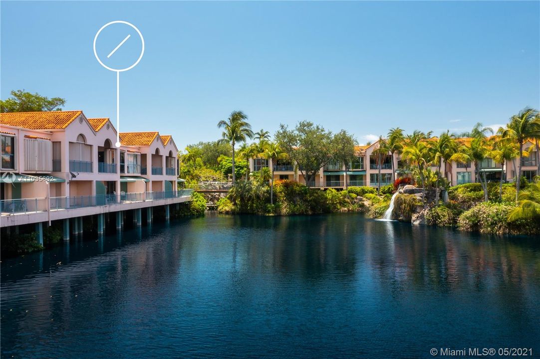 最近售出: $850,000 (2 贝兹, 2 浴室, 2815 平方英尺)