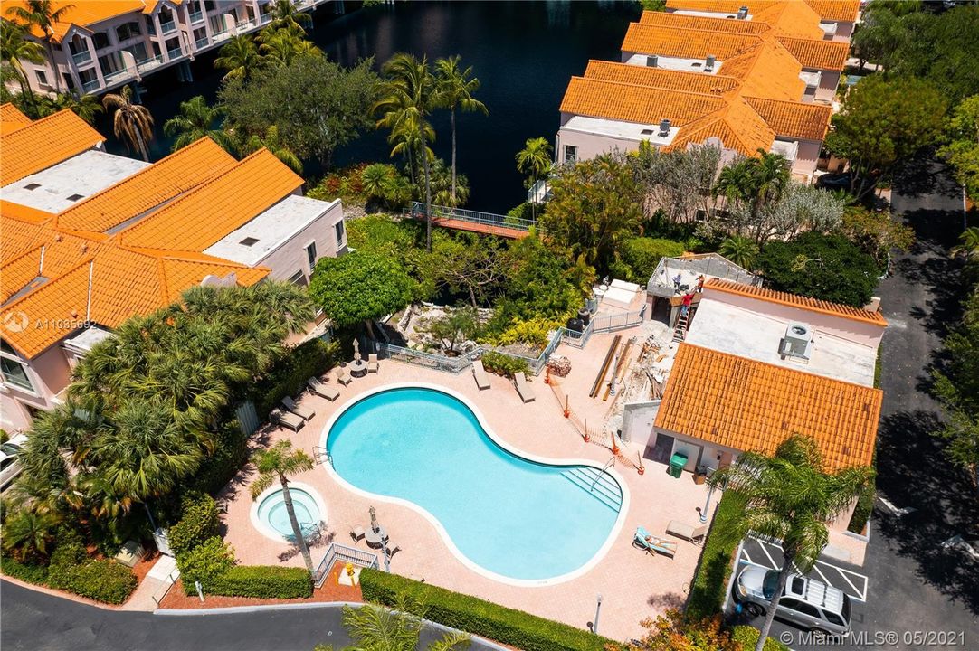 最近售出: $850,000 (2 贝兹, 2 浴室, 2815 平方英尺)