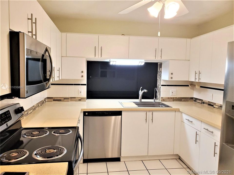 Recently Sold: $174,800 (2 beds, 2 baths, 1370 Square Feet)