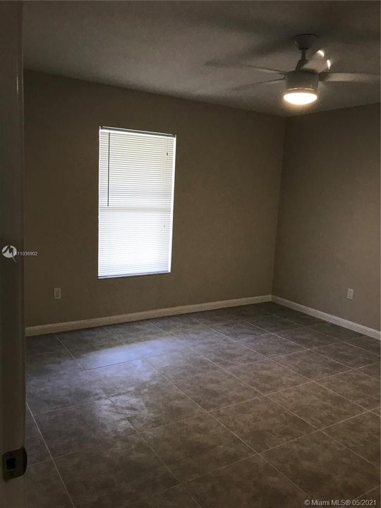 Recently Rented: $1,600 (2 beds, 2 baths, 3371 Square Feet)