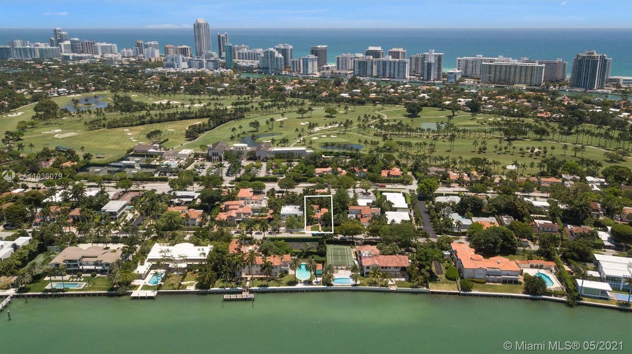Recently Sold: $2,300,000 (4 beds, 3 baths, 2680 Square Feet)
