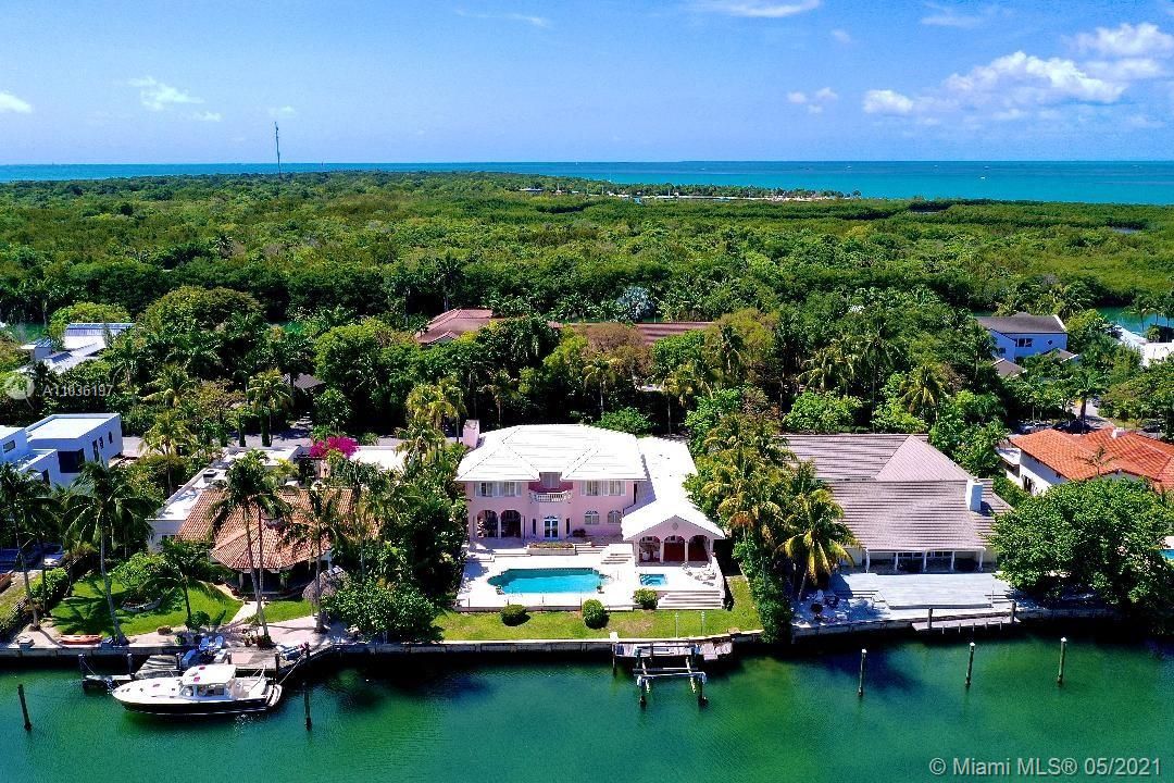 AERIAL VIEW OF 131 CAPE FLORIDA DR