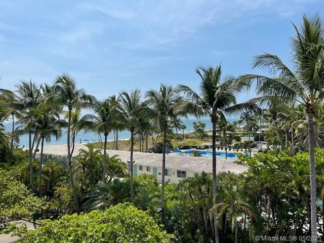 Vendido Recientemente: $2,100,000 (3 camas, 3 baños, 2604 Pies cuadrados)