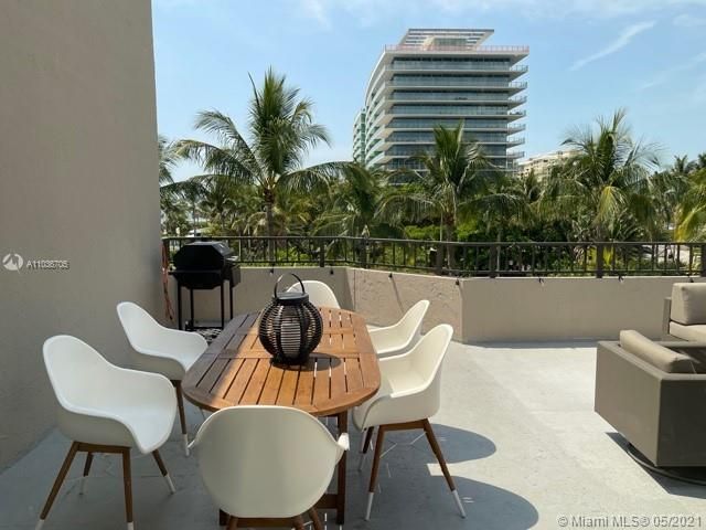 Vendido Recientemente: $2,100,000 (3 camas, 3 baños, 2604 Pies cuadrados)