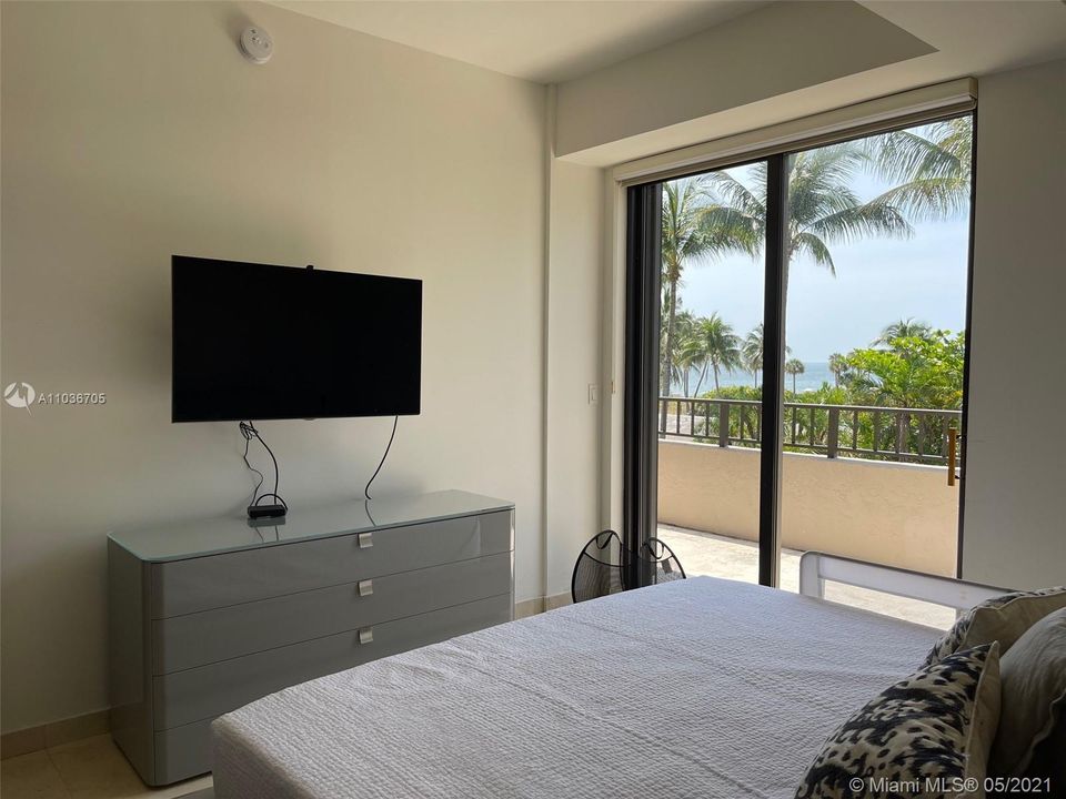 Vendido Recientemente: $2,100,000 (3 camas, 3 baños, 2604 Pies cuadrados)