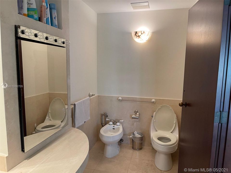 Vendido Recientemente: $2,100,000 (3 camas, 3 baños, 2604 Pies cuadrados)