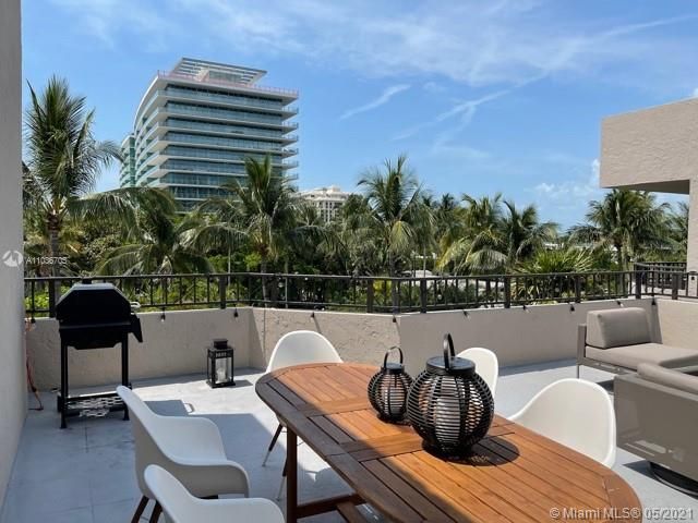 Vendido Recientemente: $2,100,000 (3 camas, 3 baños, 2604 Pies cuadrados)