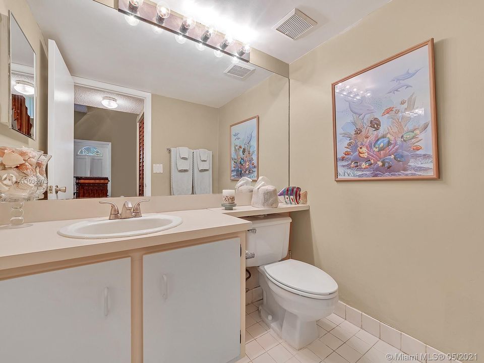 最近售出: $339,900 (3 贝兹, 2 浴室, 1588 平方英尺)