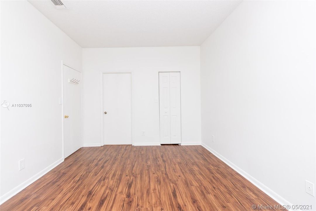 Recently Rented: $1,199 (1 beds, 1 baths, 605 Square Feet)