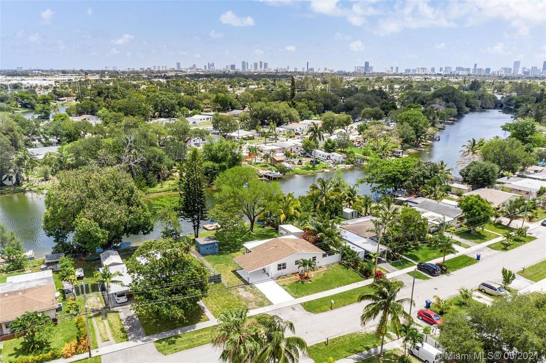 Recently Sold: $369,999 (3 beds, 2 baths, 1194 Square Feet)