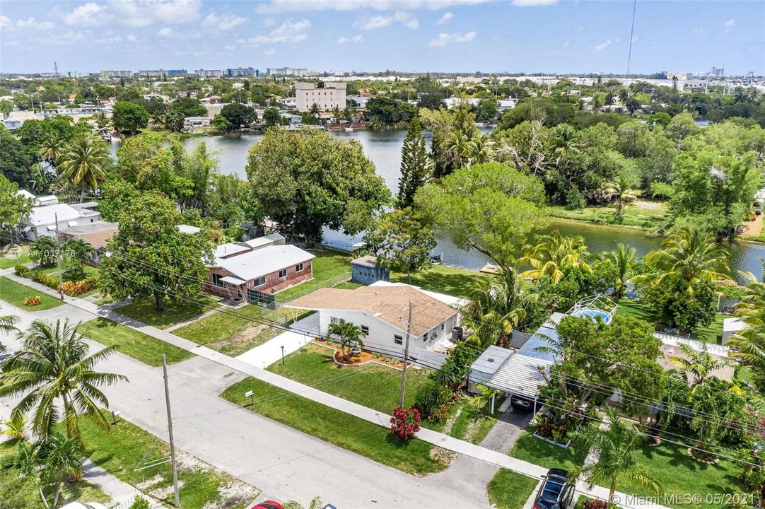 Recently Sold: $369,999 (3 beds, 2 baths, 1194 Square Feet)