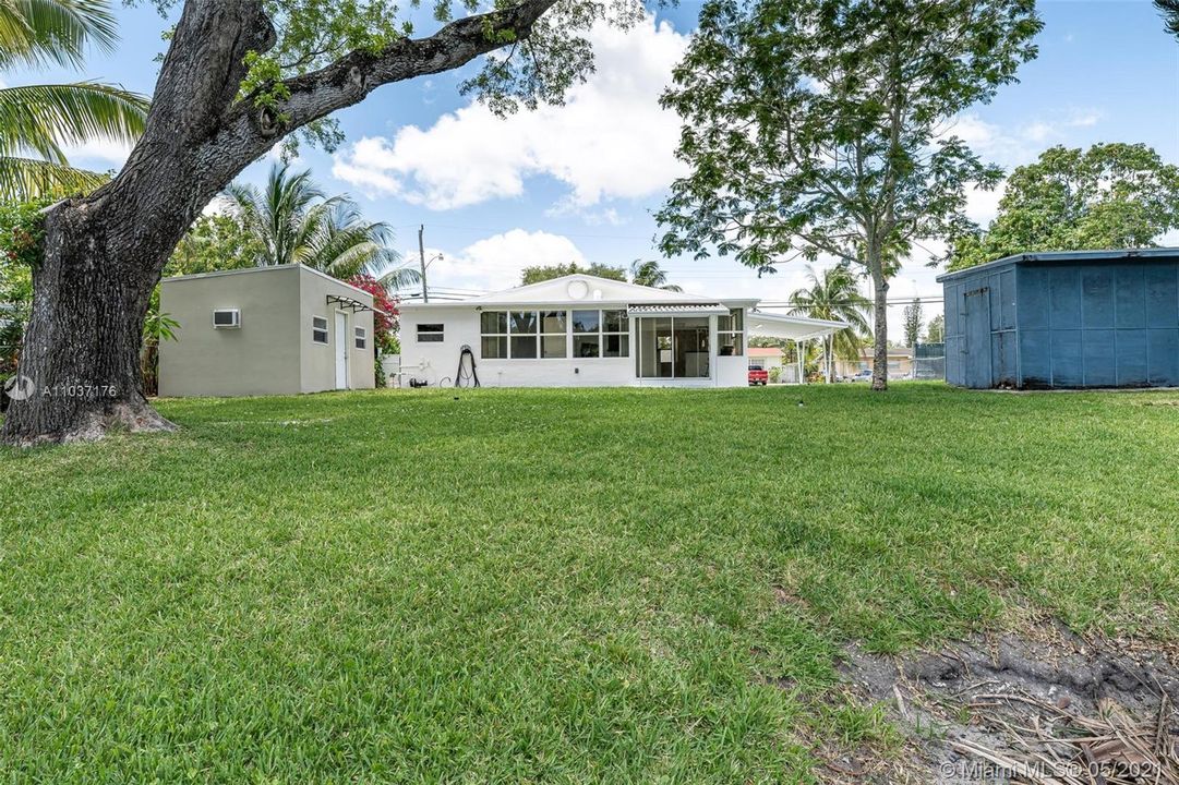 Recently Sold: $369,999 (3 beds, 2 baths, 1194 Square Feet)