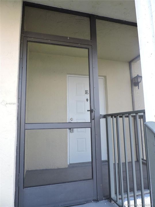 Recently Rented: $1,175 (1 beds, 1 baths, 685 Square Feet)