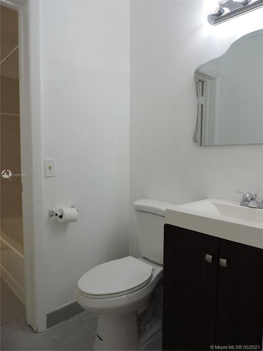 Recently Rented: $1,175 (1 beds, 1 baths, 685 Square Feet)