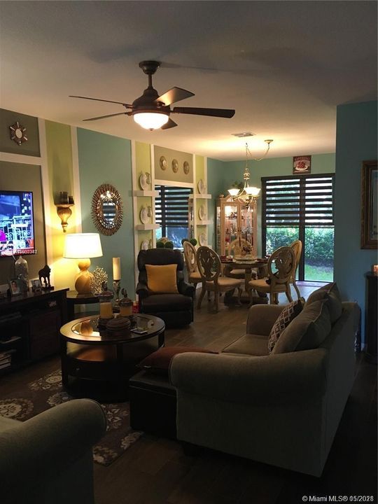 最近售出: $350,000 (3 贝兹, 2 浴室, 1538 平方英尺)