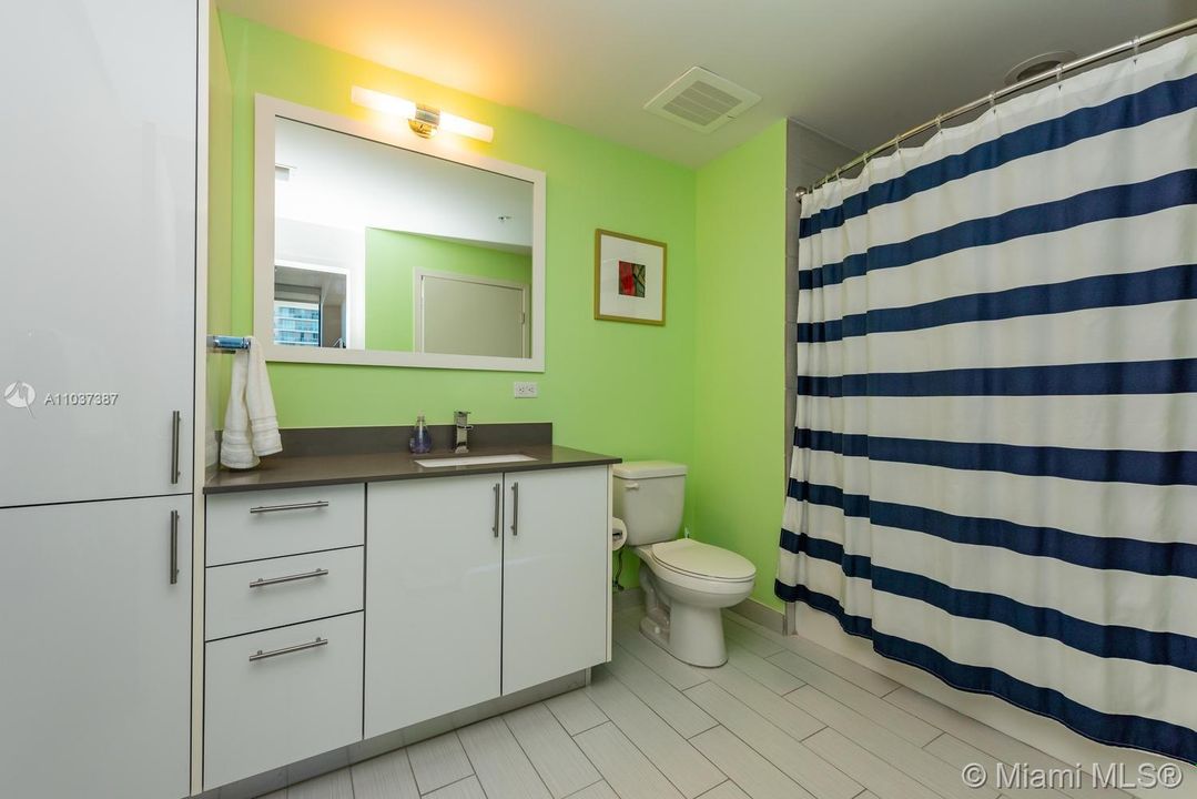 Недавно арендовано: $4,000 (1 спален, 1 ванн, 937 Квадратных фут)