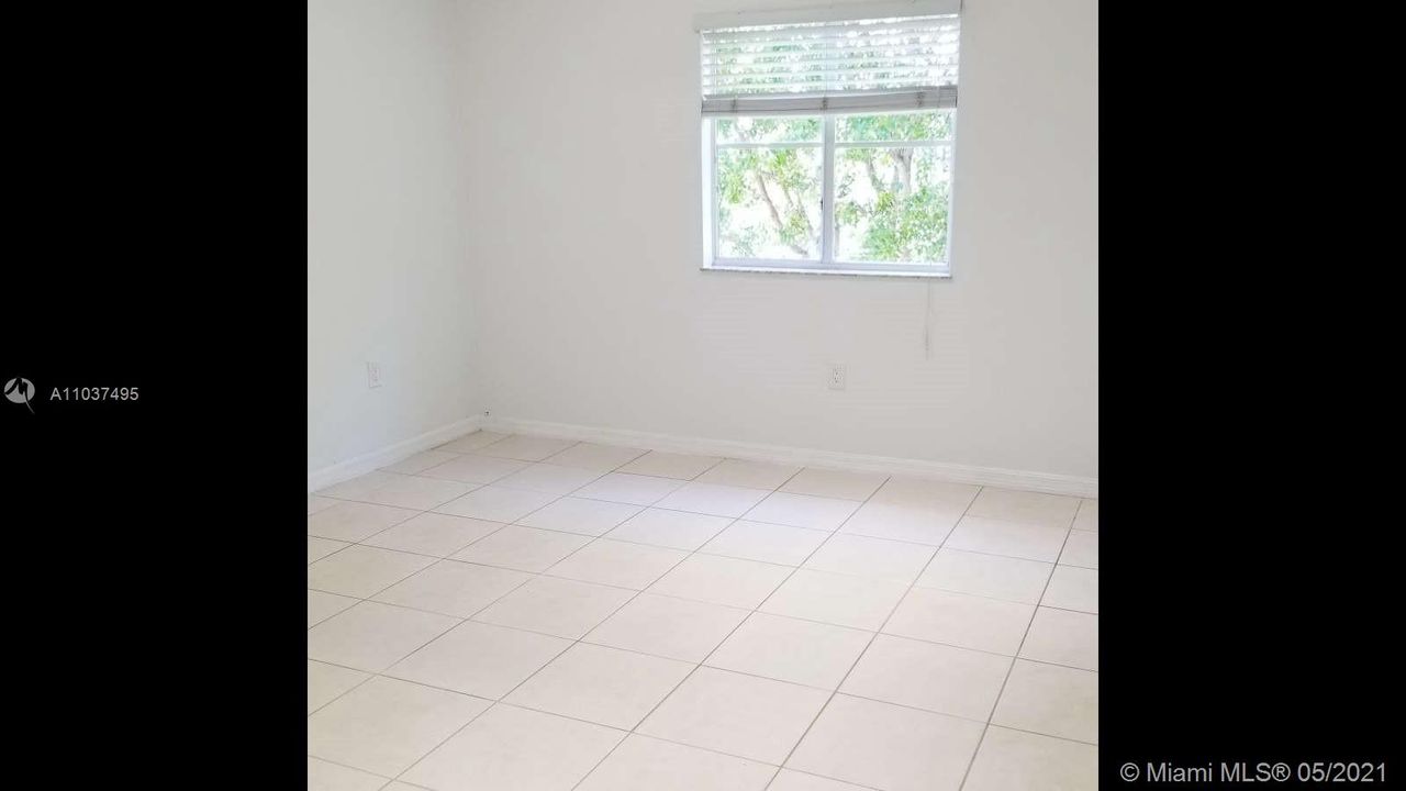 Vendido Recientemente: $299,000 (2 camas, 2 baños, 1518 Pies cuadrados)