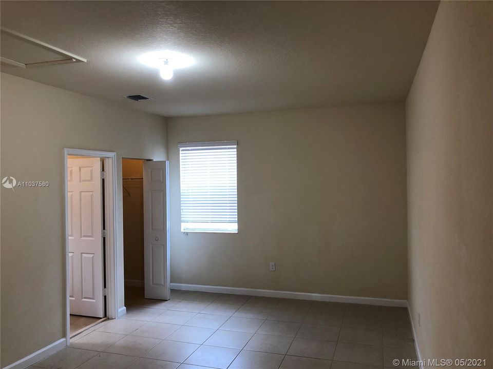 Recently Rented: $1,200 (0 beds, 1 baths, 434 Square Feet)