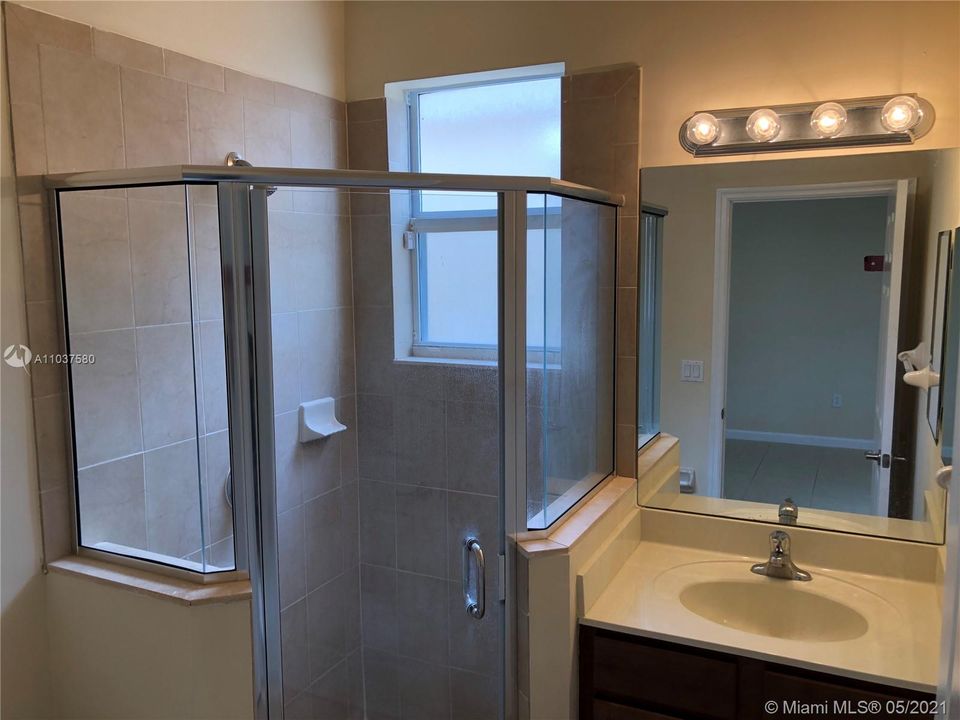 Недавно арендовано: $1,200 (0 спален, 1 ванн, 434 Квадратных фут)