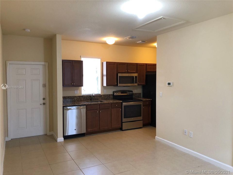 Recently Rented: $1,200 (0 beds, 1 baths, 434 Square Feet)