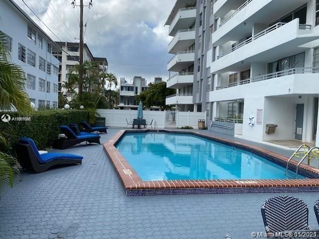 Recently Sold: $225,000 (1 beds, 1 baths, 912 Square Feet)