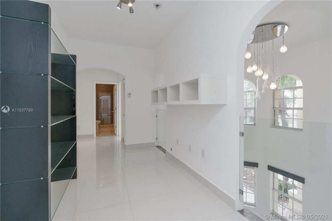 最近租的: $5,000 (5 贝兹, 3 浴室, 3052 平方英尺)