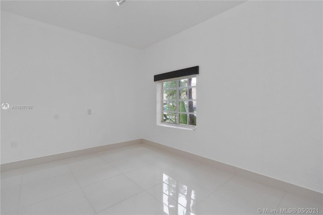 最近租的: $5,000 (5 贝兹, 3 浴室, 3052 平方英尺)