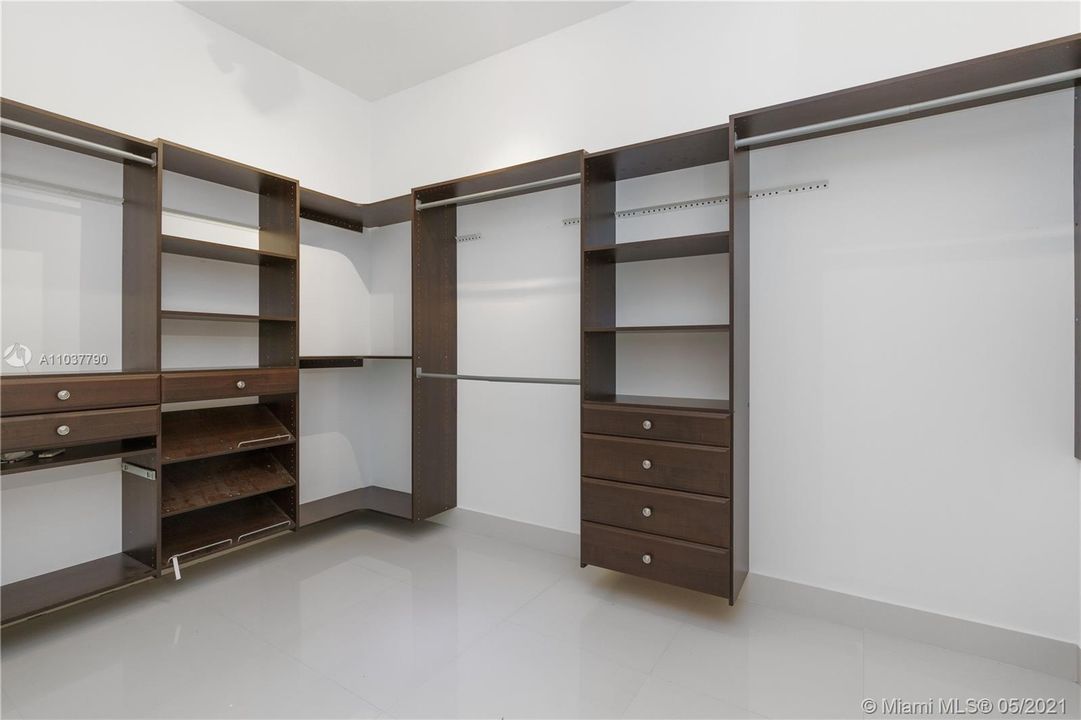 最近租的: $5,000 (5 贝兹, 3 浴室, 3052 平方英尺)