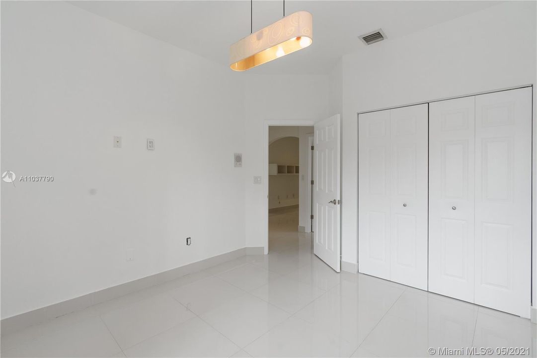 最近租的: $5,000 (5 贝兹, 3 浴室, 3052 平方英尺)