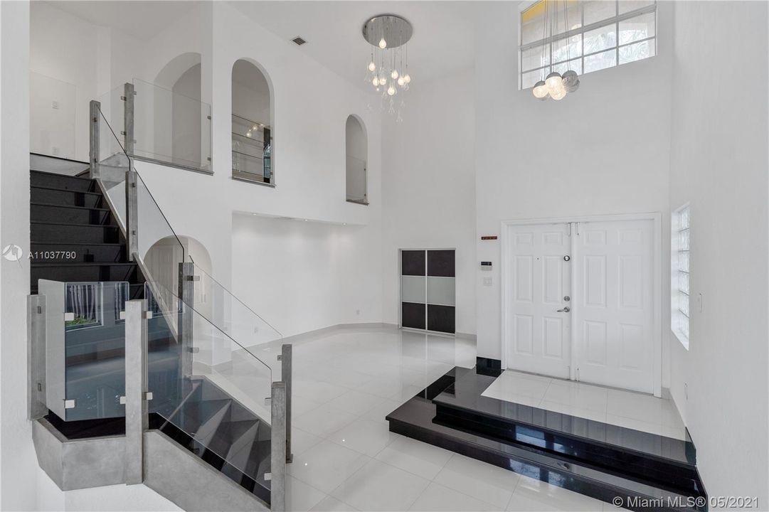 最近租的: $5,000 (5 贝兹, 3 浴室, 3052 平方英尺)