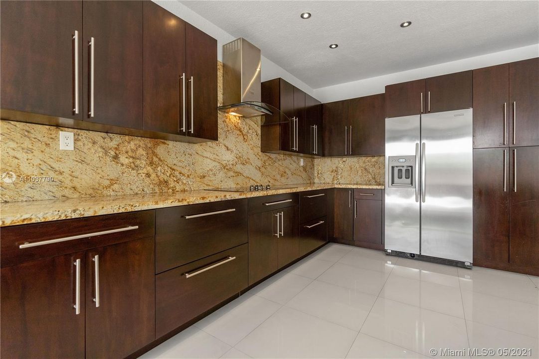 最近租的: $5,000 (5 贝兹, 3 浴室, 3052 平方英尺)