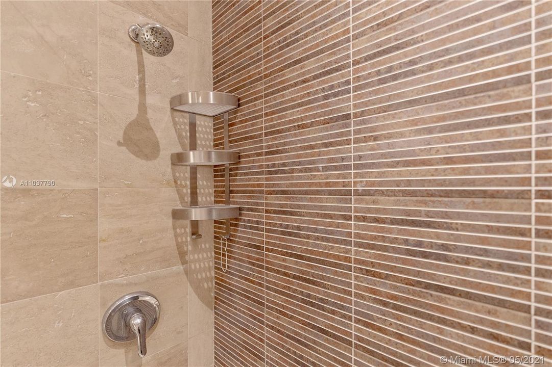 最近租的: $5,000 (5 贝兹, 3 浴室, 3052 平方英尺)