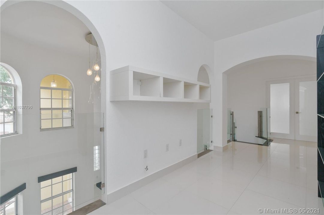 最近租的: $5,000 (5 贝兹, 3 浴室, 3052 平方英尺)