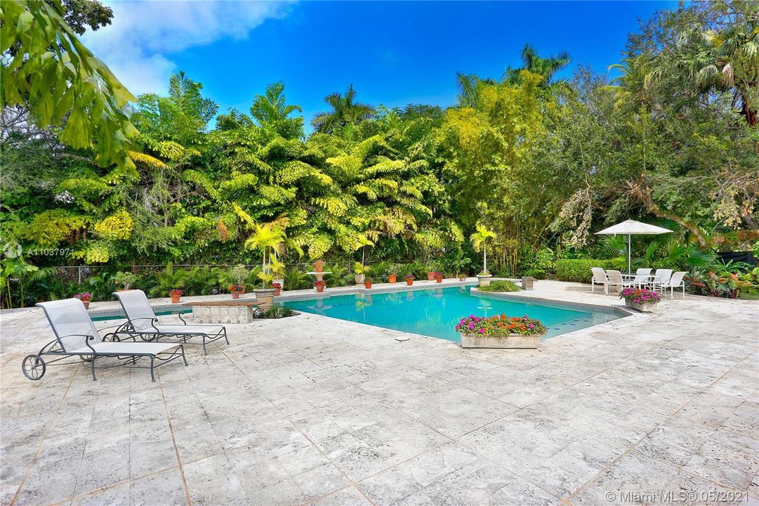 Recently Sold: $2,700,000 (3 beds, 3 baths, 2450 Square Feet)