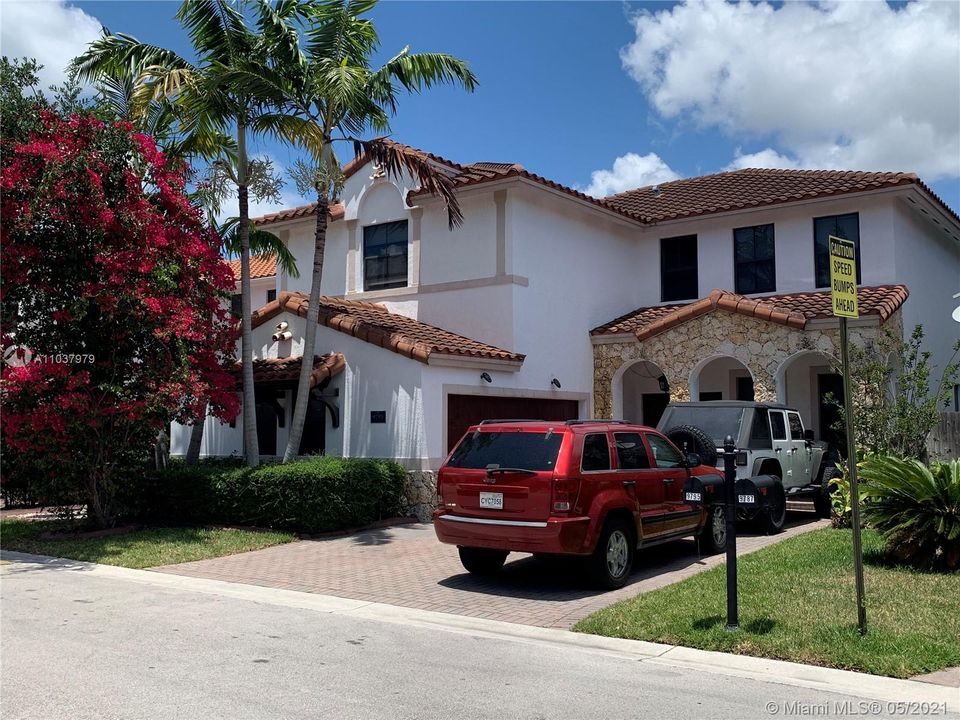Recently Sold: $630,000 (4 beds, 3 baths, 3010 Square Feet)