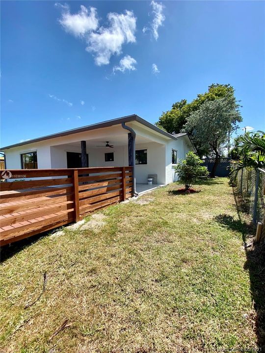 Recently Sold: $440,000 (3 beds, 2 baths, 1444 Square Feet)