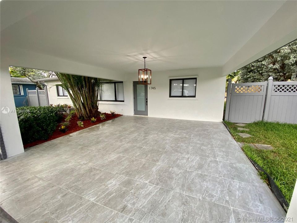 Recently Sold: $440,000 (3 beds, 2 baths, 1444 Square Feet)