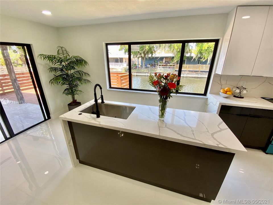 Recently Sold: $440,000 (3 beds, 2 baths, 1444 Square Feet)