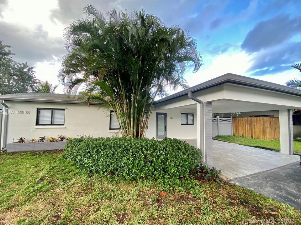 Recently Sold: $440,000 (3 beds, 2 baths, 1444 Square Feet)