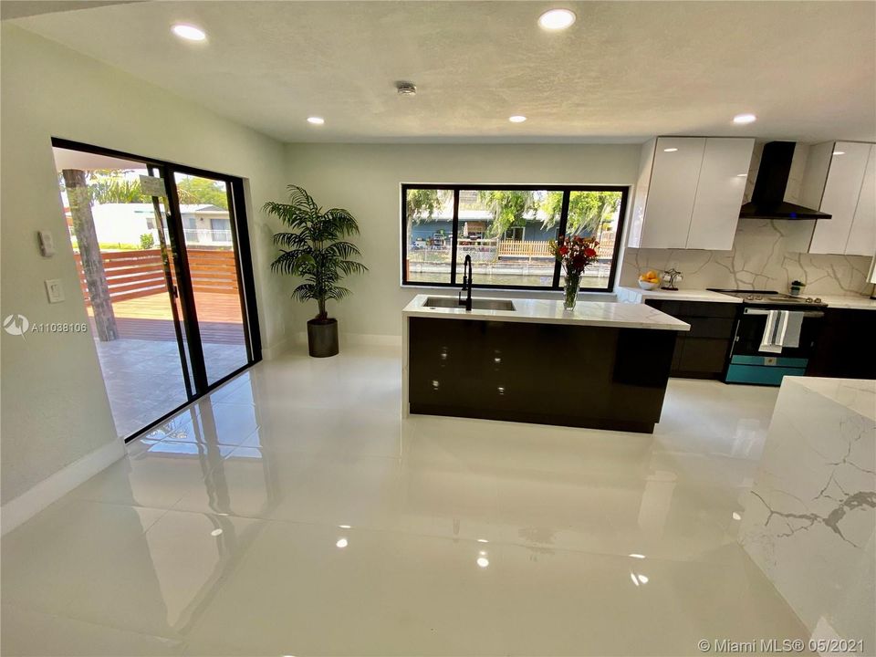 Recently Sold: $440,000 (3 beds, 2 baths, 1444 Square Feet)