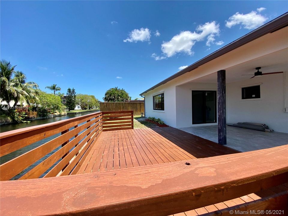 Recently Sold: $440,000 (3 beds, 2 baths, 1444 Square Feet)